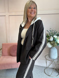 Load image into Gallery viewer, Blazer With Hood - Brown