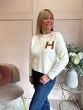 Load image into Gallery viewer, H Logo Jumper - Cream/Tan