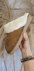 Load image into Gallery viewer, Jill Slipper - Chestnut