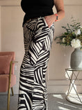 Load image into Gallery viewer, Belted Zebra Wide Pant - Black/Cream