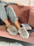 Load image into Gallery viewer, Cosy Fluff Slipper/Mule - Caramel/Fleck