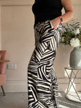 Load image into Gallery viewer, Belted Zebra Wide Pant - Black/Cream