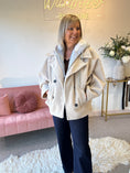 Load image into Gallery viewer, Short Hoody Inserted Jacket - Cream