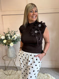 Load image into Gallery viewer, Sleeveless Diamante Flower Knit Top - Brown