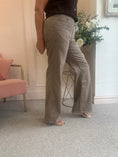 Load image into Gallery viewer, Jegging Wide Jeans - Mocha