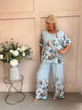 Load image into Gallery viewer, Flower Print Pants - Blue One size