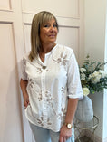 Load image into Gallery viewer, Pretty Applique Flower Shirt - White - Wardrobe By Simone