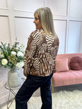 Load image into Gallery viewer, Leafy Boxed Jacket - Light Brown/Cream