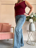 Load image into Gallery viewer, Jegging Wide Jeans - Mid Blue