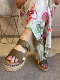 Load image into Gallery viewer, Ivy Buckle & Weave Slider Sandal - Taupe - Wardrobe By Simone