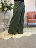 Load image into Gallery viewer, Corduroy Trouser - Green