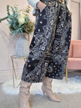 Load image into Gallery viewer, Belted Barrel Pattern Pant - Black/Cream