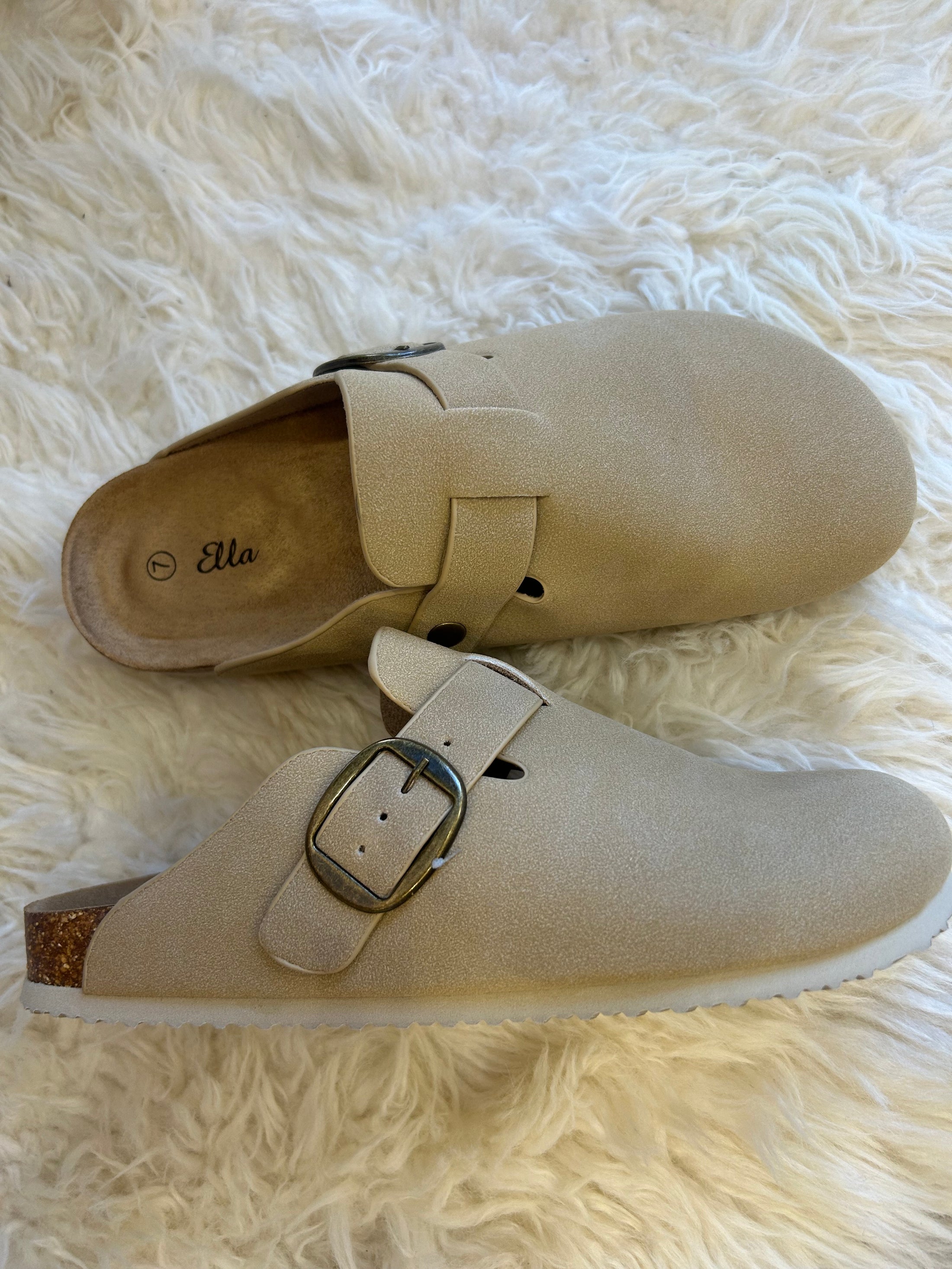 Alice Buckle Slider Sandal - Stone