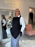 Load image into Gallery viewer, Cable Knit Sleeveless Jumper - Black
