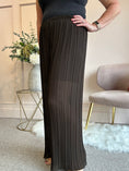 Load image into Gallery viewer, Pleated Pant - Brown
