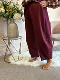 Load image into Gallery viewer, Baggy Barrel Jogger Pant - Damson
