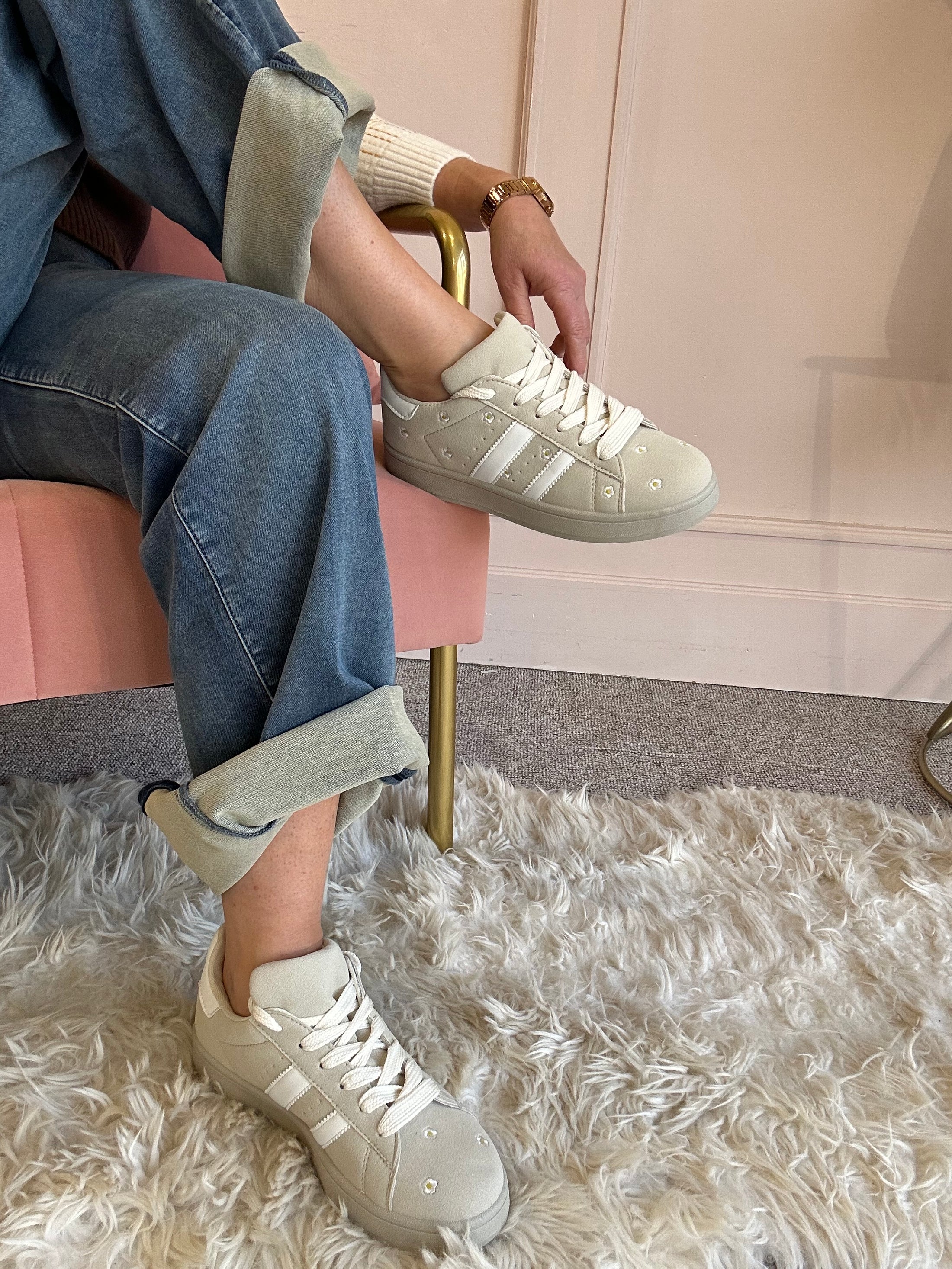 Little Daisy Detail Trainer - Beige