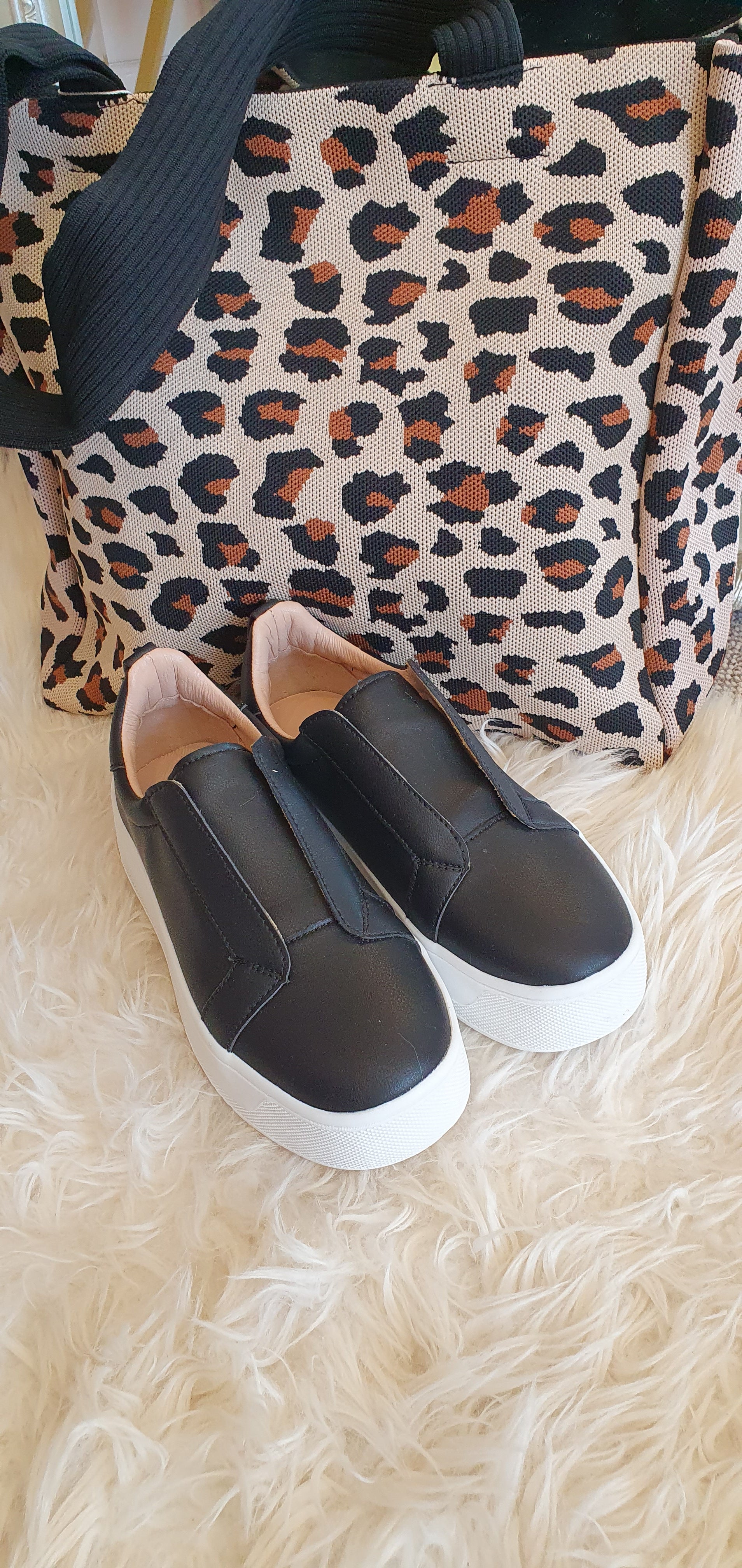 Laceless Platform Sole Trainer - Black - Wardrobe By Simone