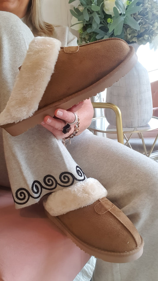 Jill Slipper - Chestnut