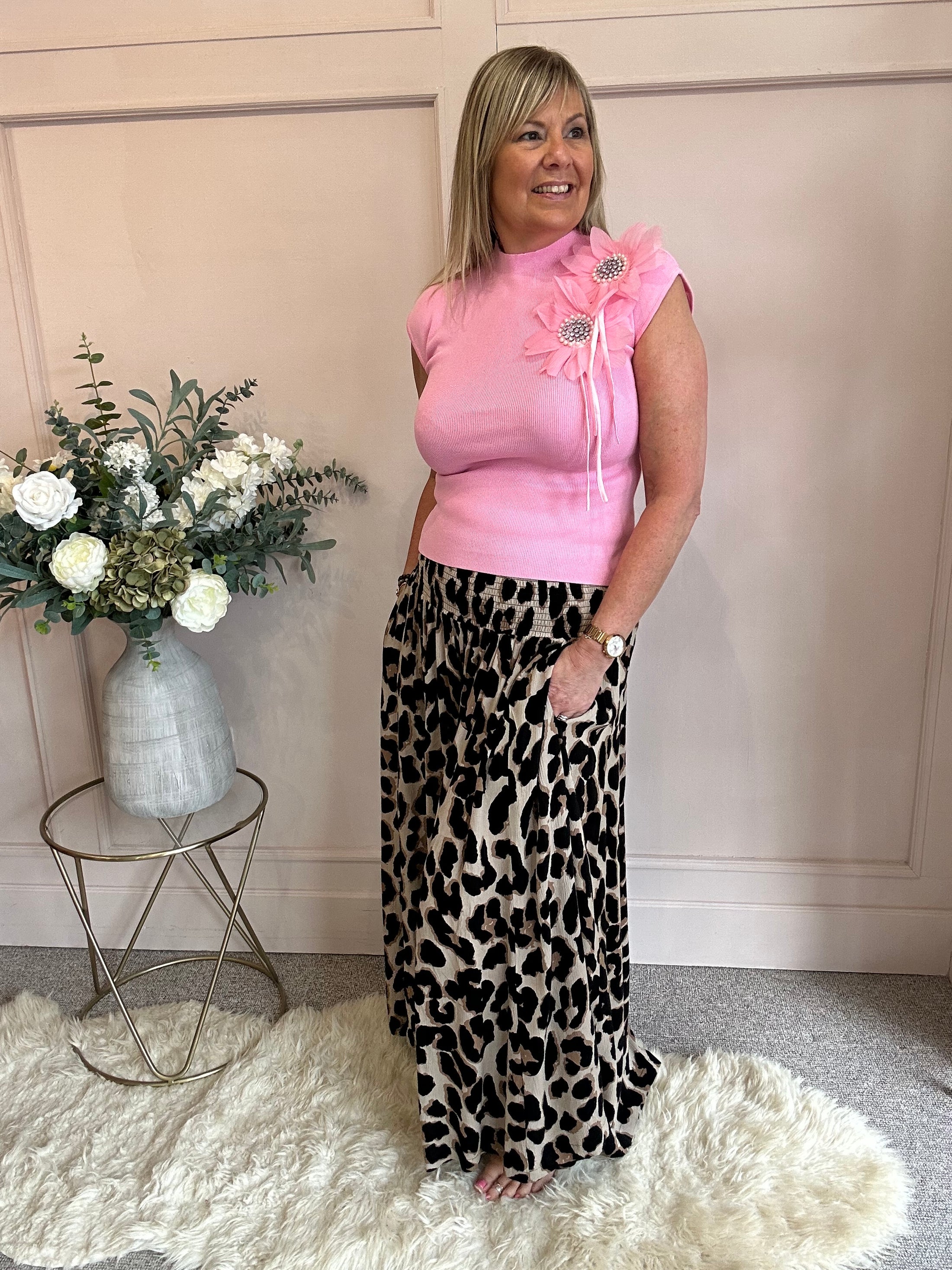 Sleeveless Diamante Flower Knit Top - Pink