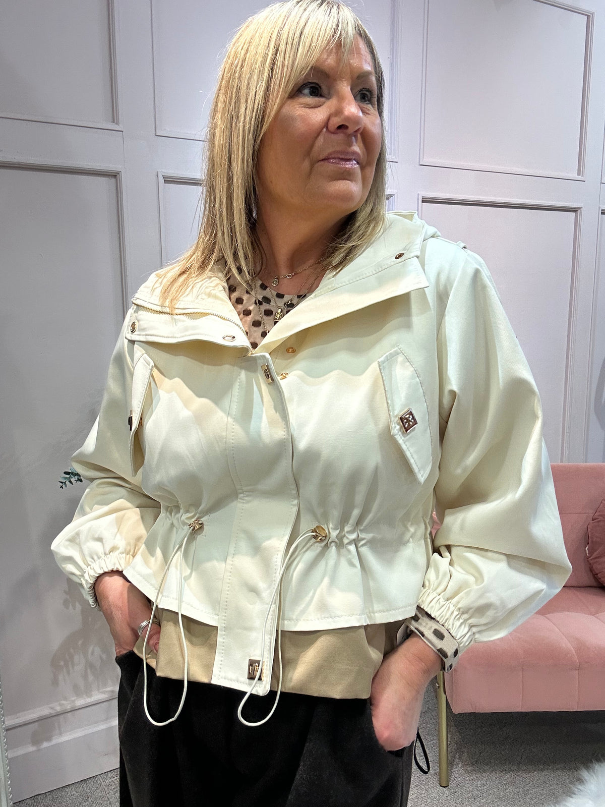 Short Hooded Jacket - Cream
