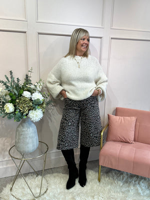 Chunky Knitted Jumper - Cream
