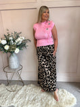 Load image into Gallery viewer, Sleeveless Diamante Flower Knit Top - Pink
