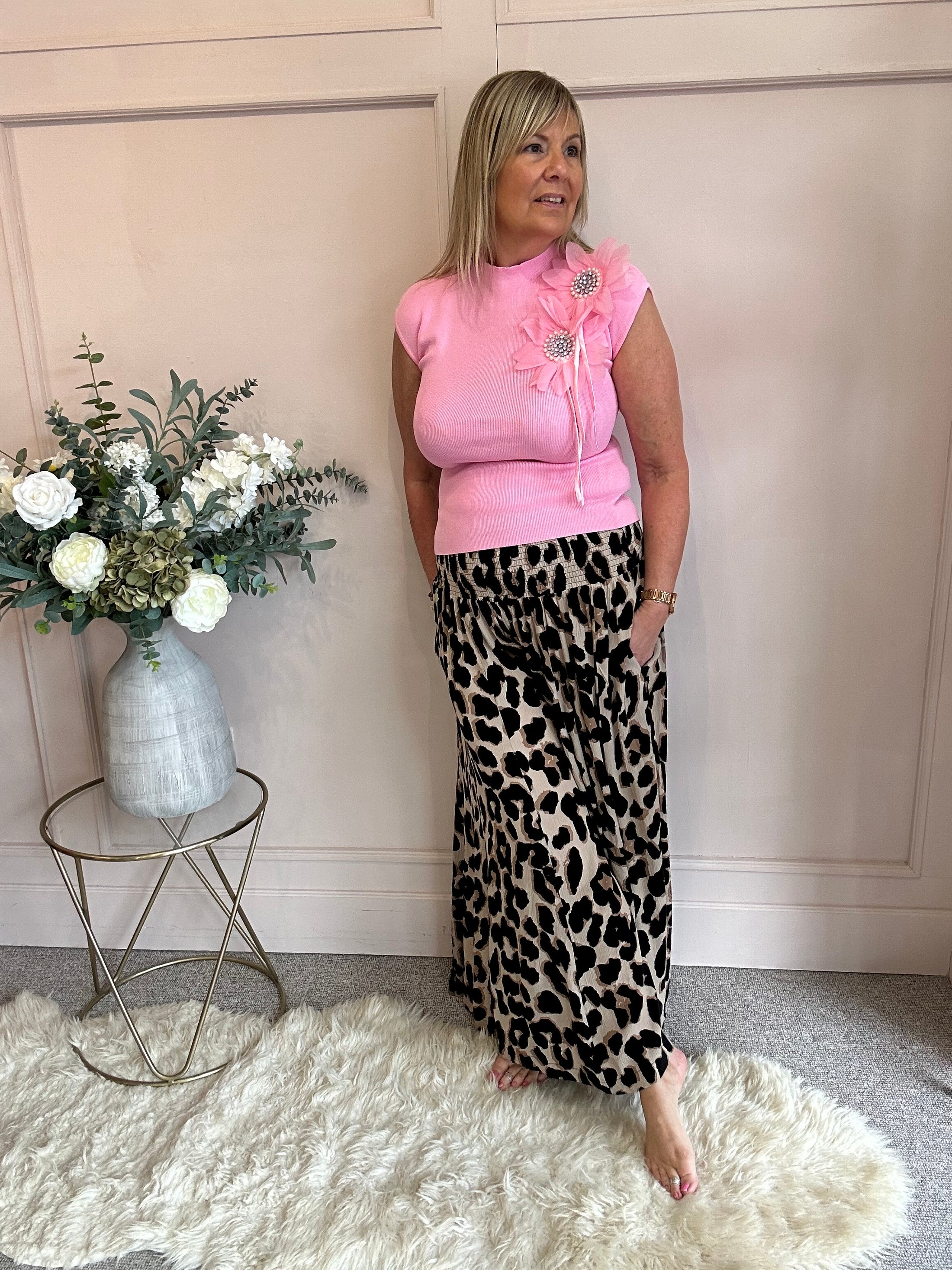 Sleeveless Diamante Flower Knit Top - Pink
