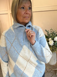 Load image into Gallery viewer, Diamond Pattern Zip Jumper - Powder Blue/Cream
