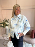 Load image into Gallery viewer, Soft Paisley Zip Jacket - Cream/Blue

