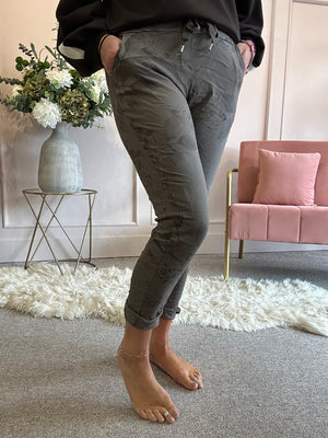 Autumnal Floral Magic Pant - Brown/Plum - Wardrobe By Simone