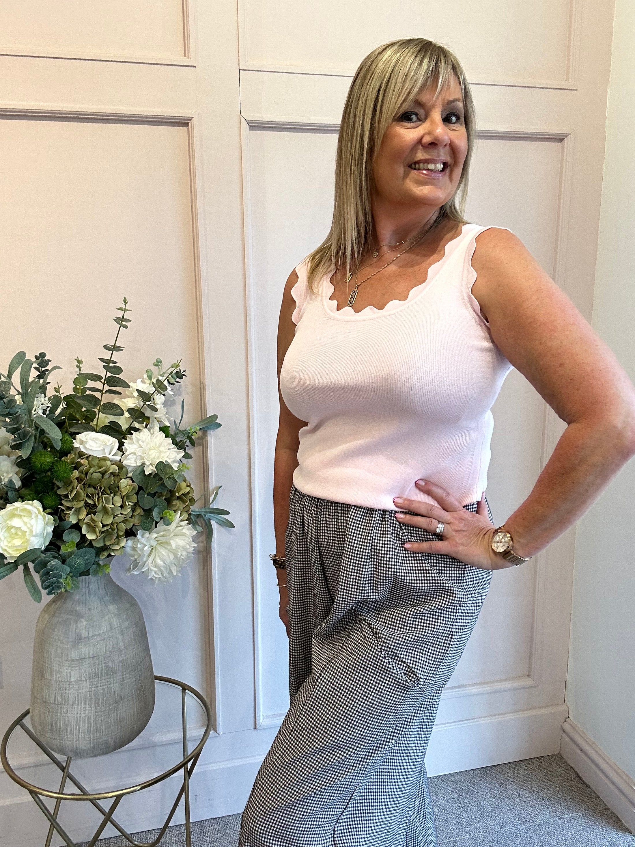 Scalloped Edged Vest Top - Pale Pink