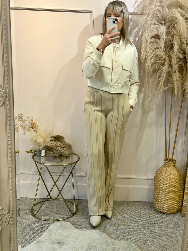 
            
                Load image into Gallery viewer, Bomber Jacket - Cream - Wardrobe By Simone
            
        