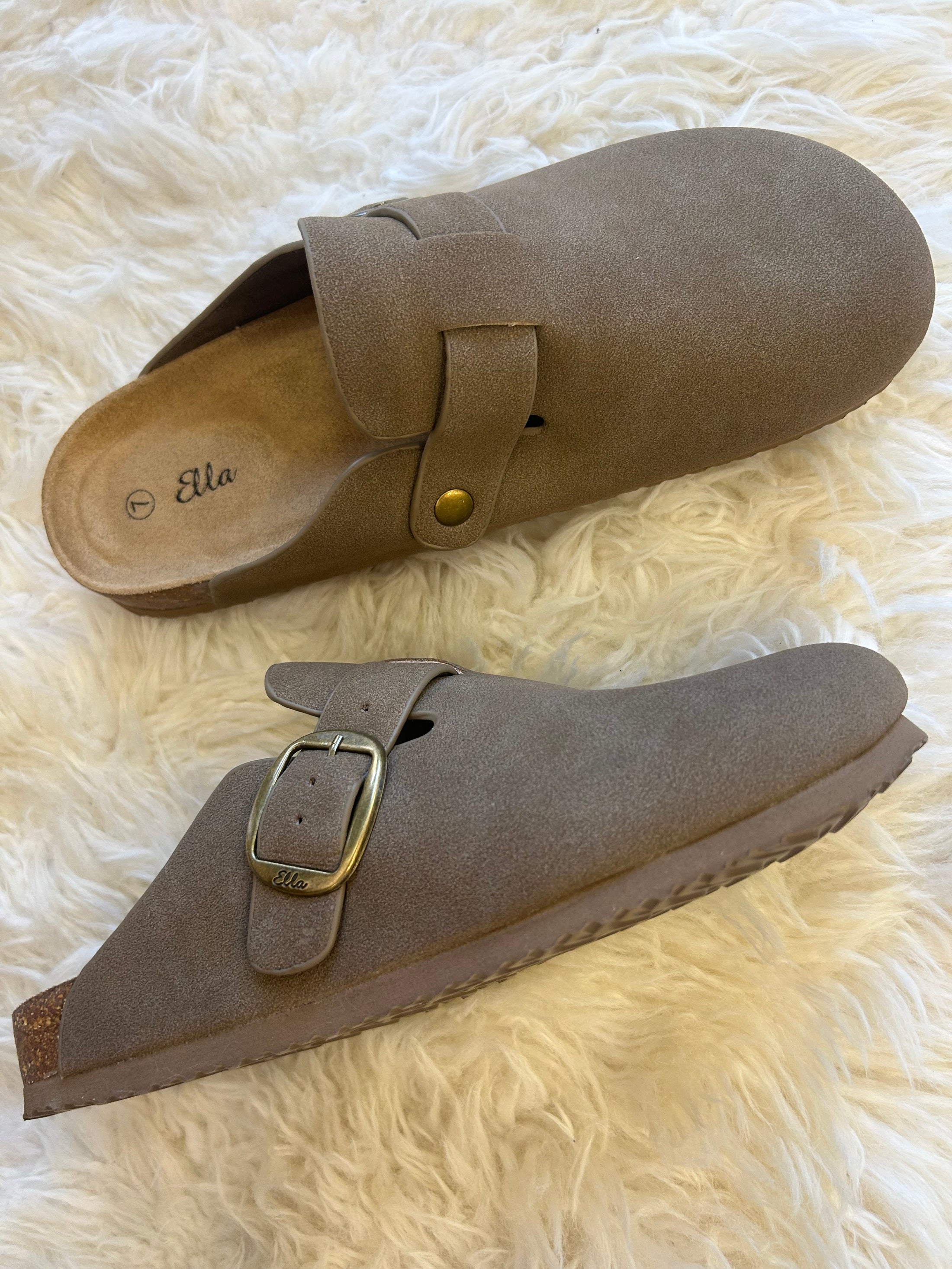 Alice Buckle Slider Sandal - Mocha