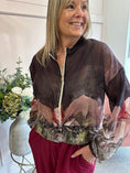 Load image into Gallery viewer, Scenic Village Zip Jacket - Brown/Mauves
