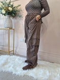 Load image into Gallery viewer, Relaxed Cargo Pant - Clay - Wardrobe By Simone
