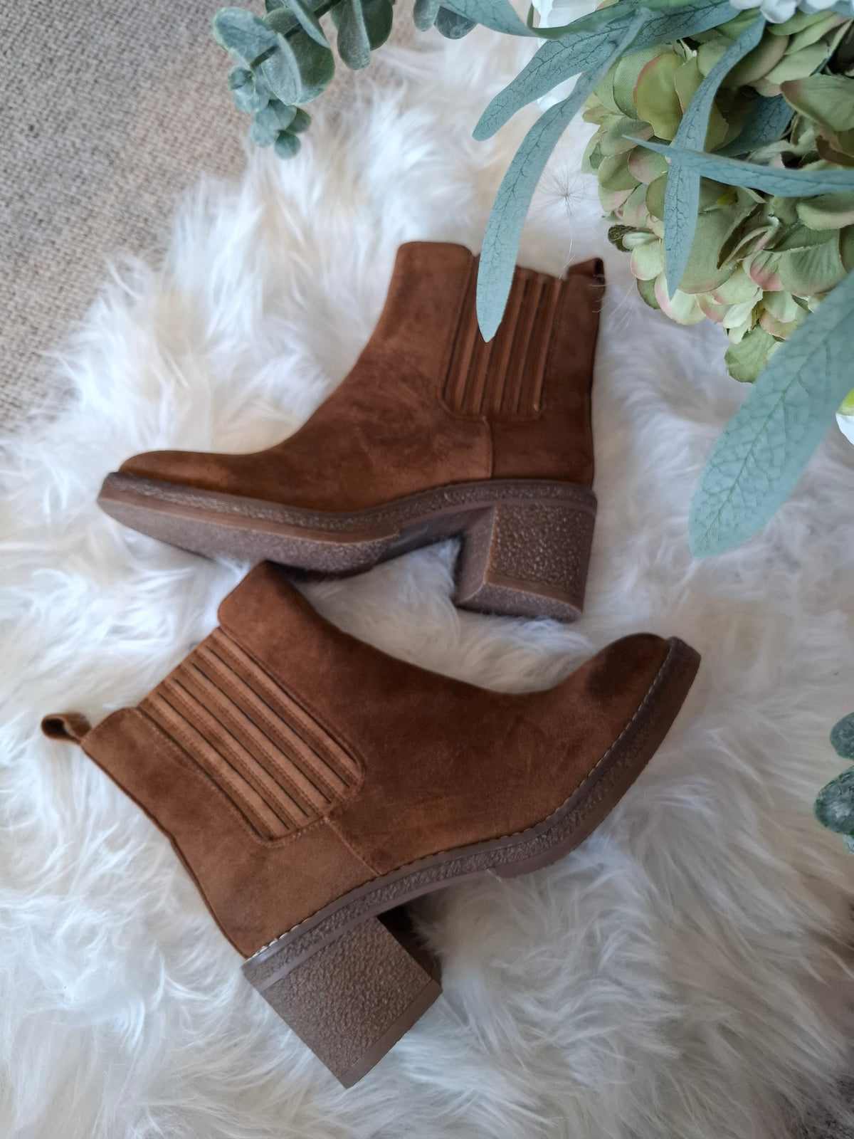Chunky Heel Boot - Tan