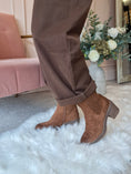 Load image into Gallery viewer, Chunky Heel Boot - Tan
