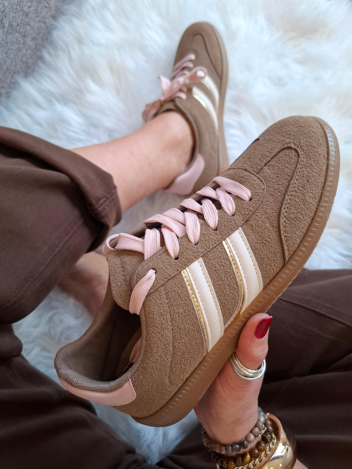 Pink Laced Trainer - Beige/Pink