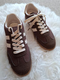 Load image into Gallery viewer, Cream Laced Trainer - Brown/Cream
