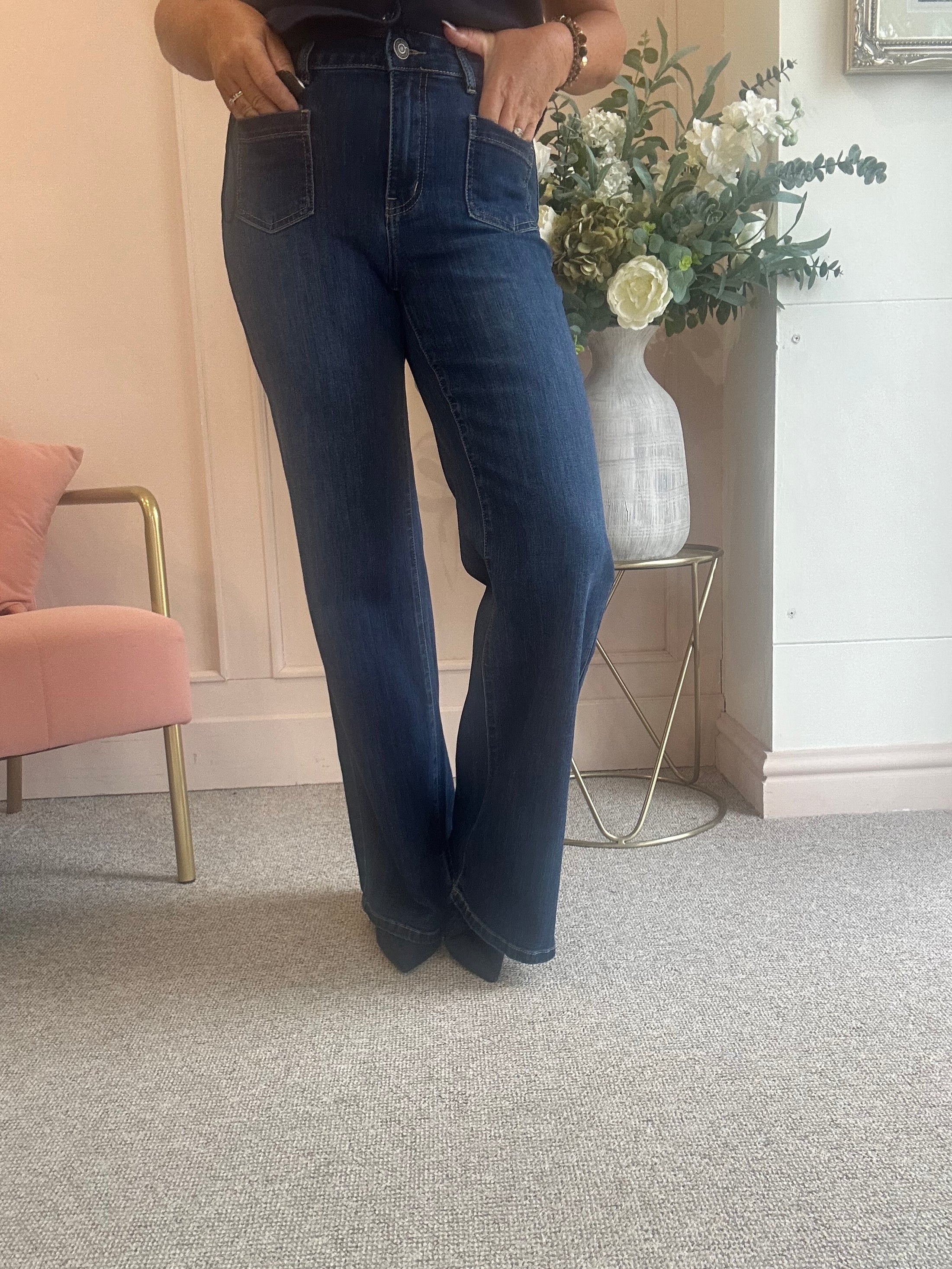 Pocket Wide Jeans - Mid Blue