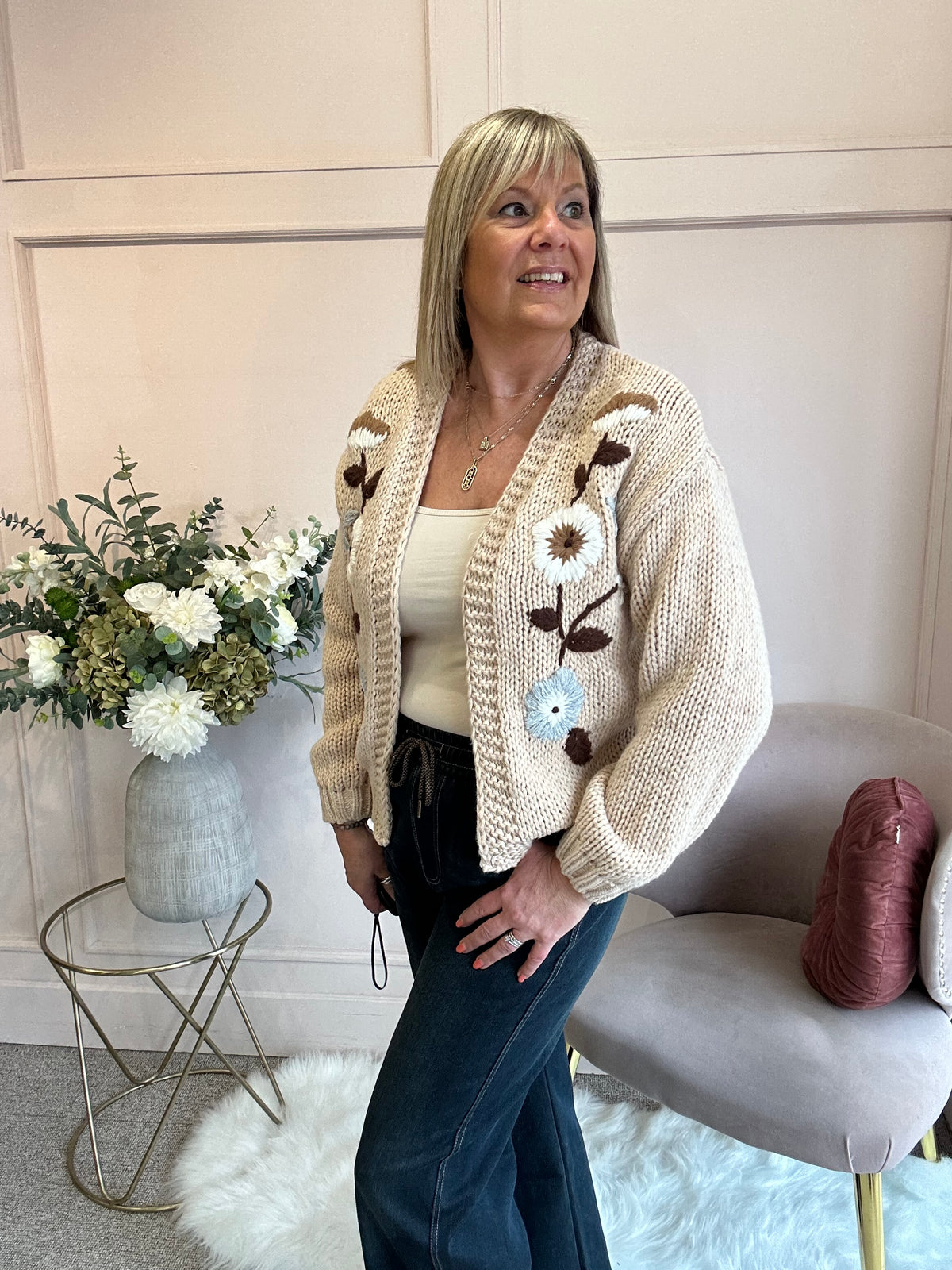 Pretty Flowers Cardigan - Soft Beige