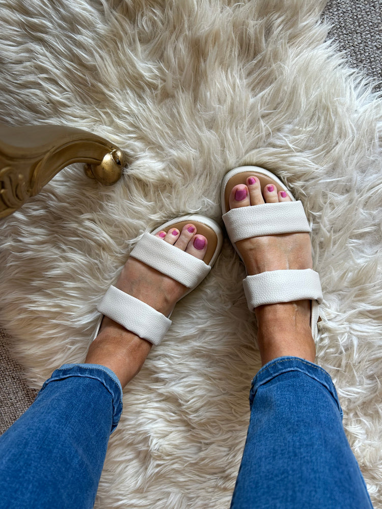 Sadies Cross Band Sandal - Cream