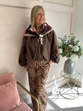 Load image into Gallery viewer, Scarf With Zip Jacket - Brown
