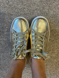 Load image into Gallery viewer, Como Deep Sole Trainer - Gold
