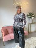 Load image into Gallery viewer, High Neck Top - Leopard
