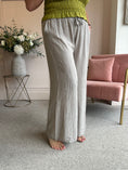 Load image into Gallery viewer, Relaxed Wide Pant - Taupe
