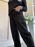 Load image into Gallery viewer, Balloon Style Jean - Black
