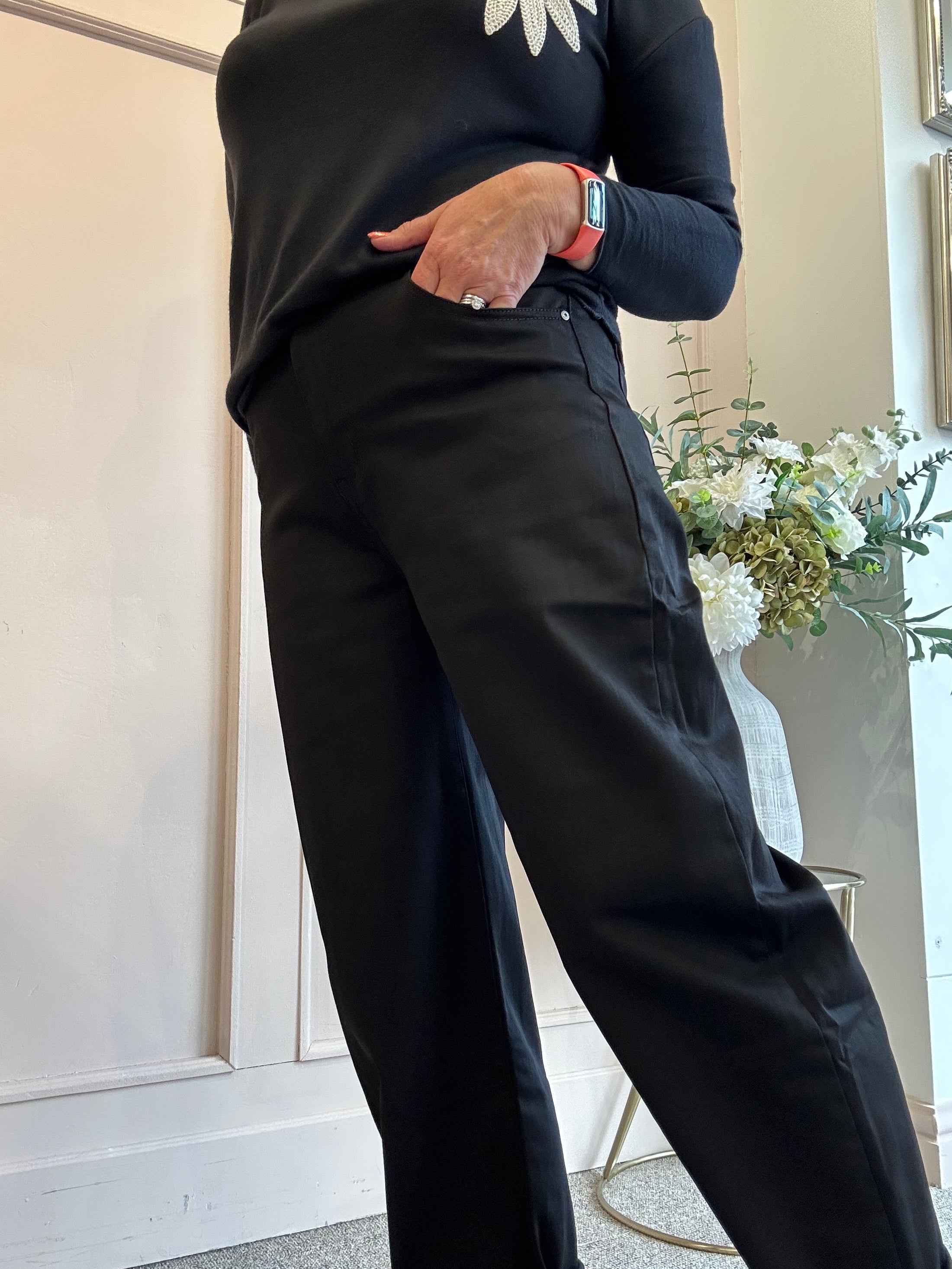 Balloon Style Jean - Black