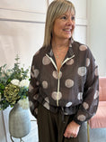 Load image into Gallery viewer, Bold Spot Zip Jacket - Brown/Taupe
